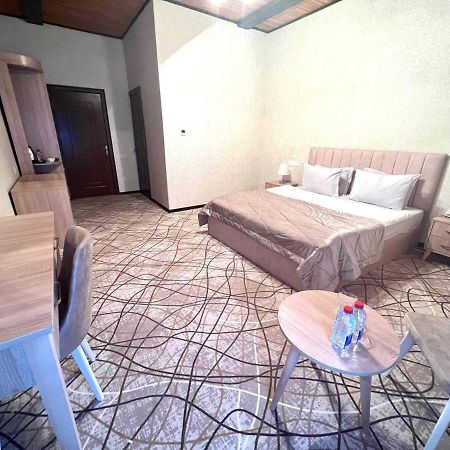 Cinema Boutique Hotel ギャンジャ エクステリア 写真