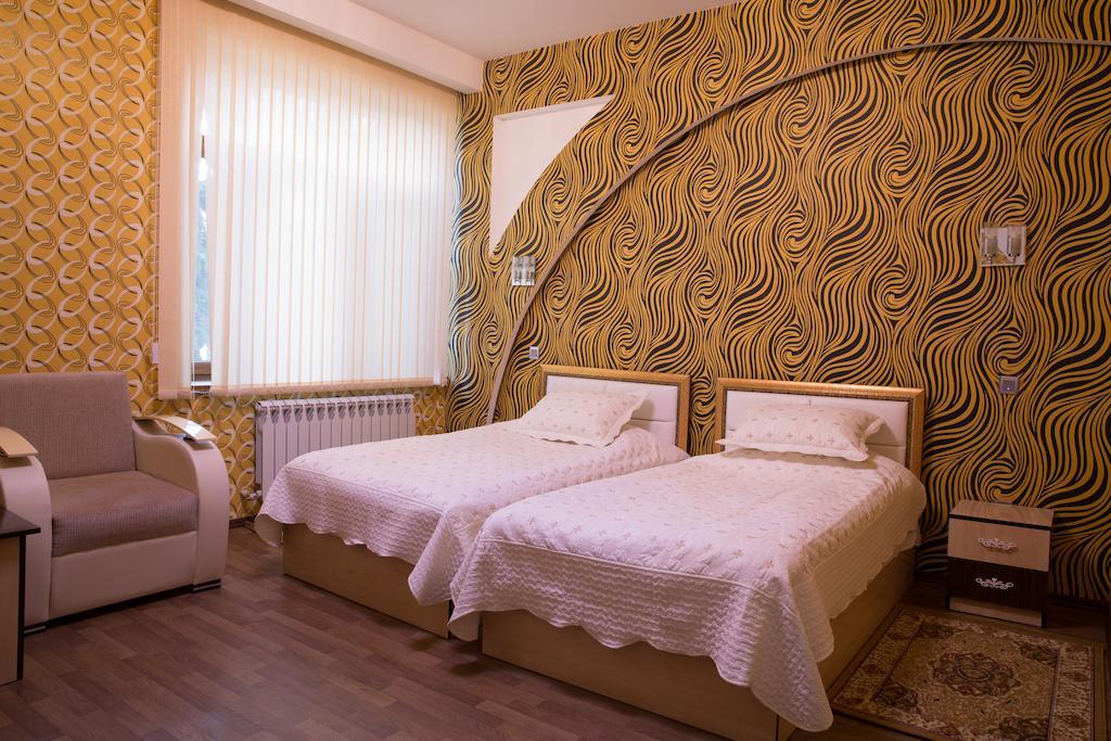 Cinema Boutique Hotel ギャンジャ エクステリア 写真