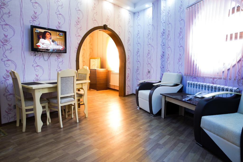 Cinema Boutique Hotel ギャンジャ エクステリア 写真