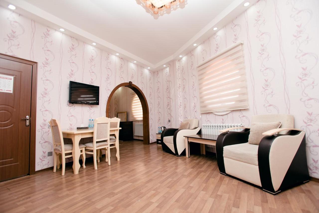 Cinema Boutique Hotel ギャンジャ エクステリア 写真