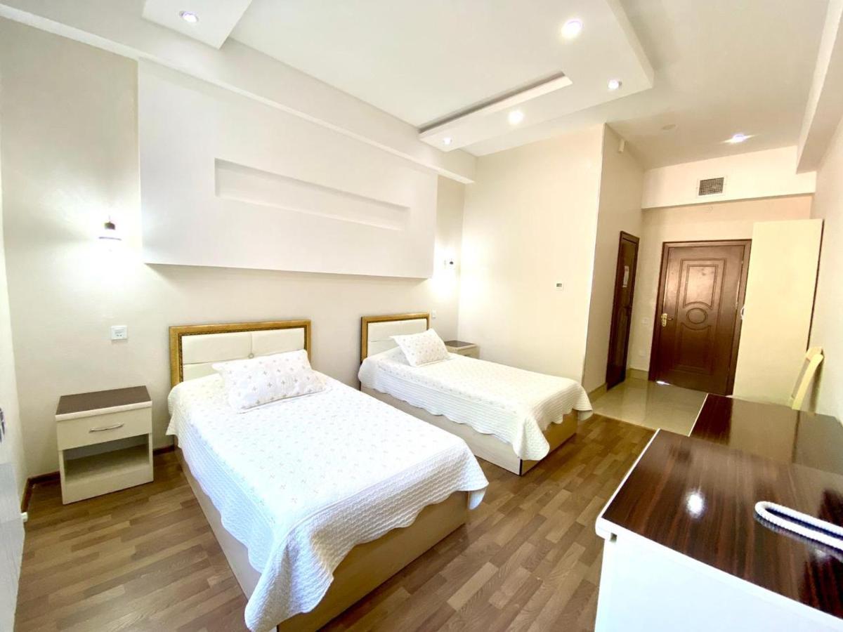 Cinema Boutique Hotel ギャンジャ エクステリア 写真