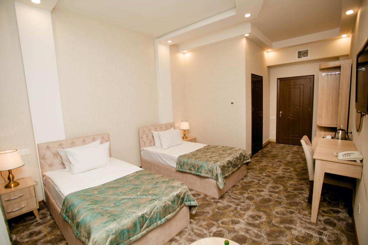 Cinema Boutique Hotel ギャンジャ エクステリア 写真