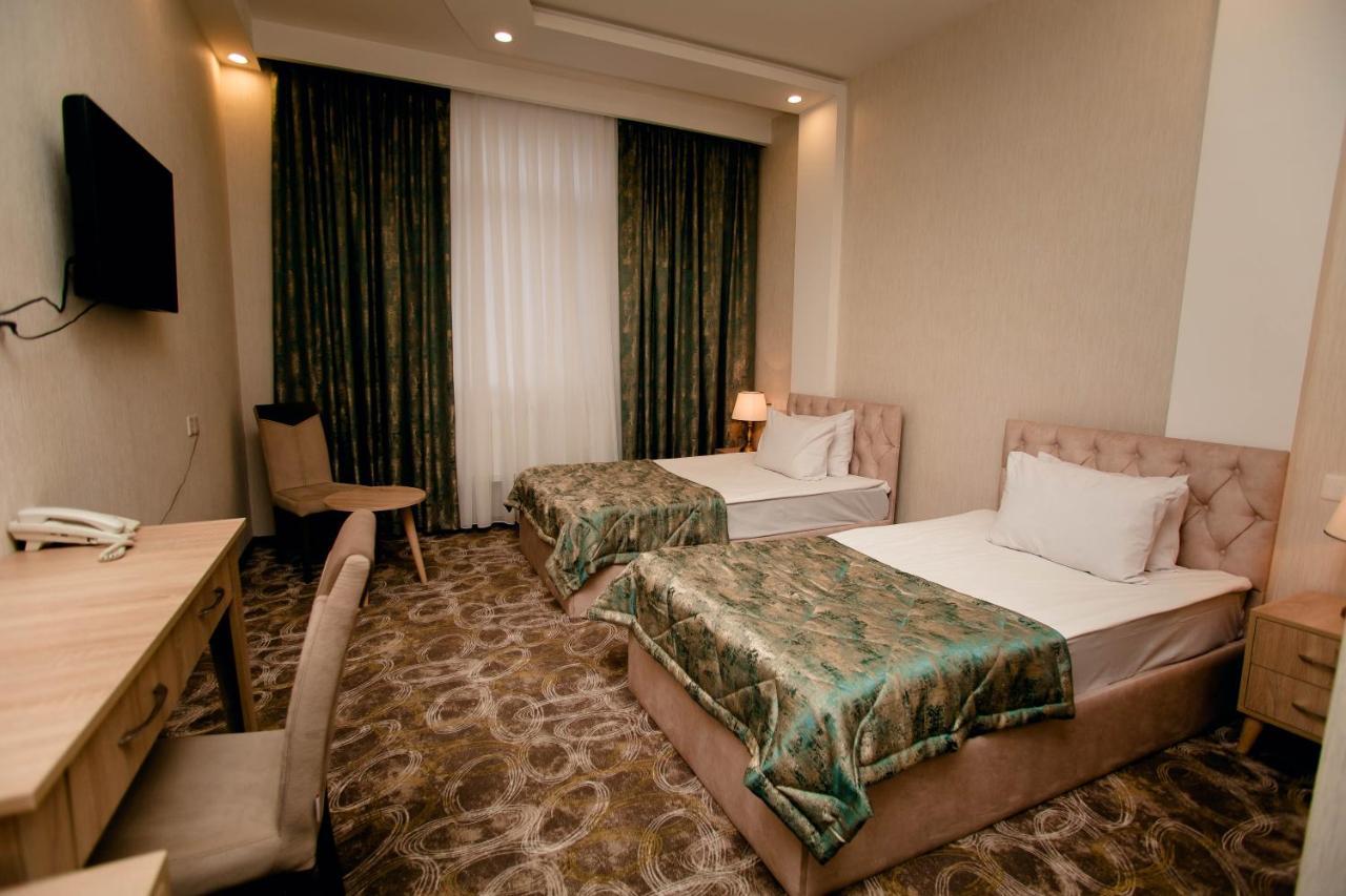 Cinema Boutique Hotel ギャンジャ エクステリア 写真