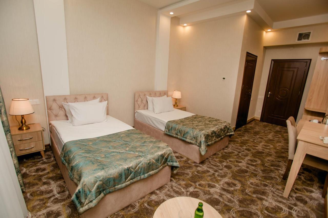 Cinema Boutique Hotel ギャンジャ エクステリア 写真