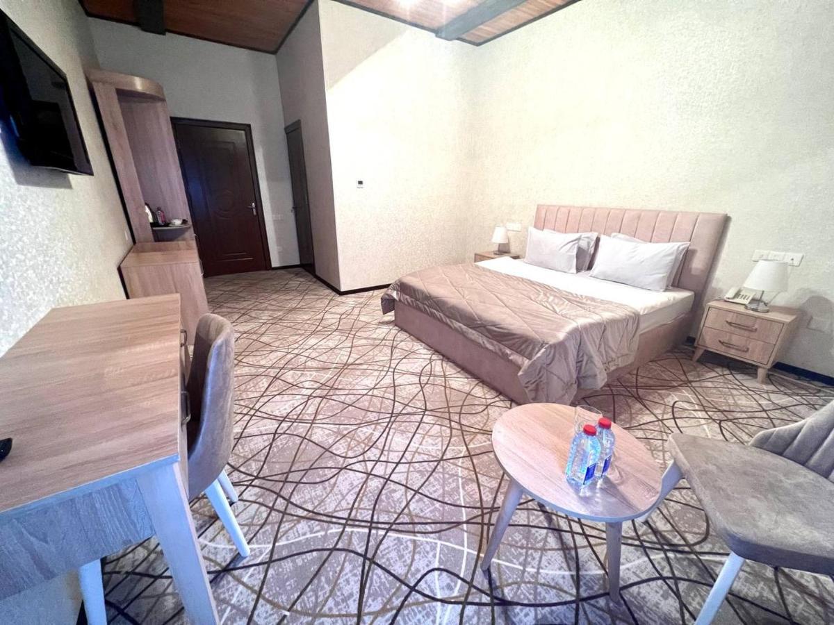 Cinema Boutique Hotel ギャンジャ エクステリア 写真