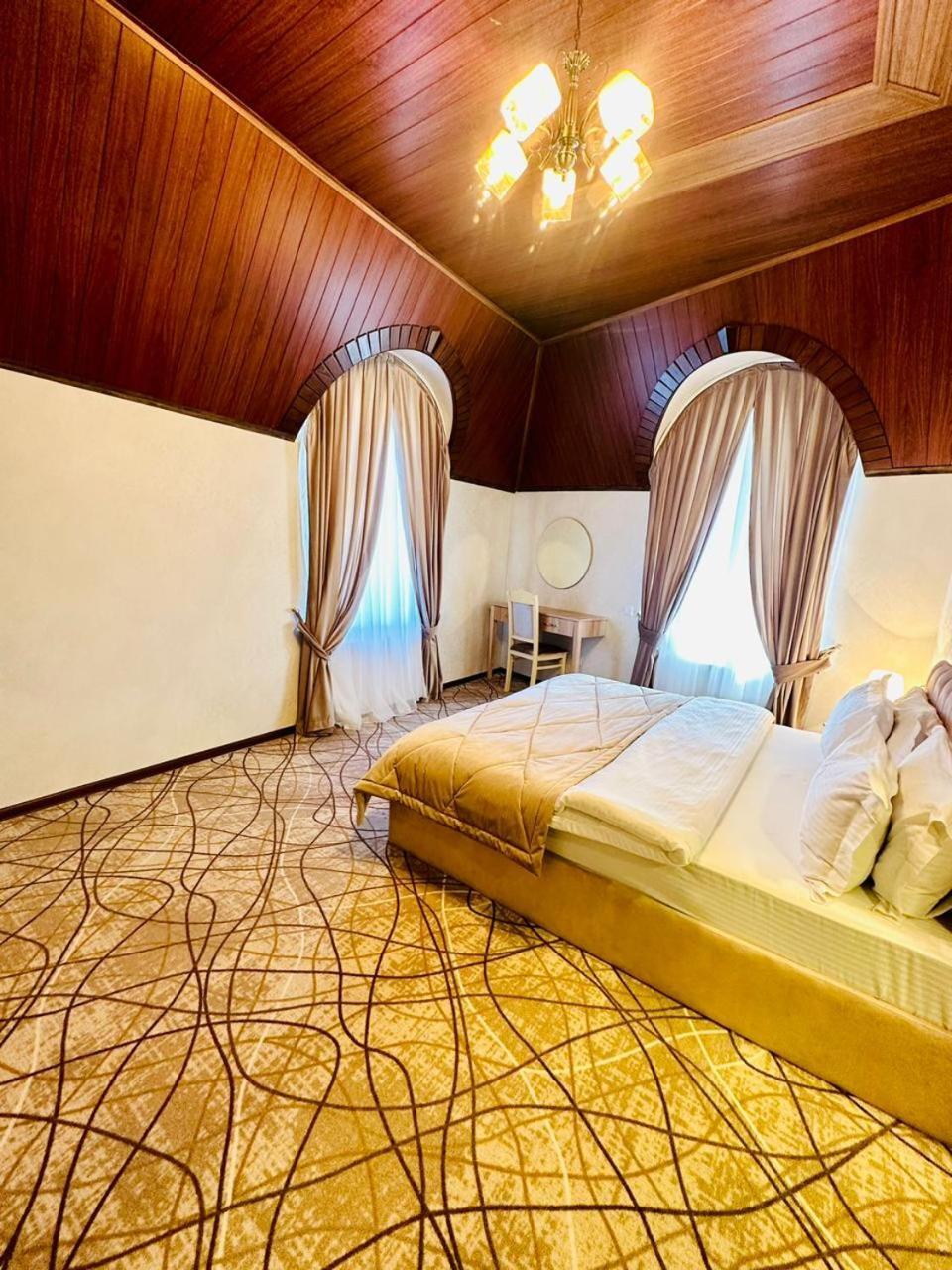 Cinema Boutique Hotel ギャンジャ エクステリア 写真